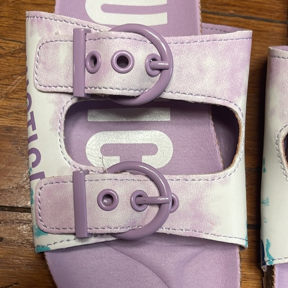 2 Pairs of Summer Shoes From Justice - Girls Size 2 Sandals - Picture 3 of 7